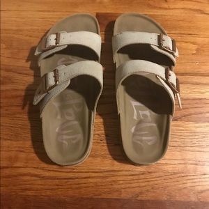 Women’s Strapped Sandals